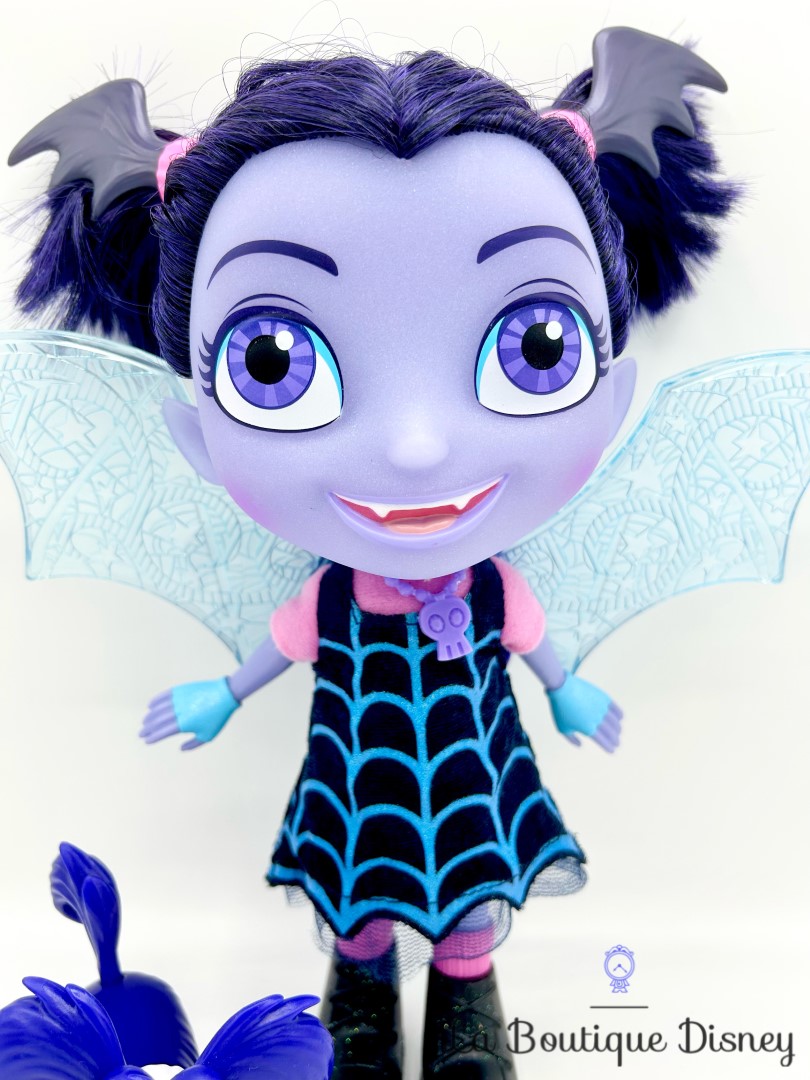 Poupée Bat-tastic Vampirinia et Wolfie Disney ailes lumineuses sons 24 cm