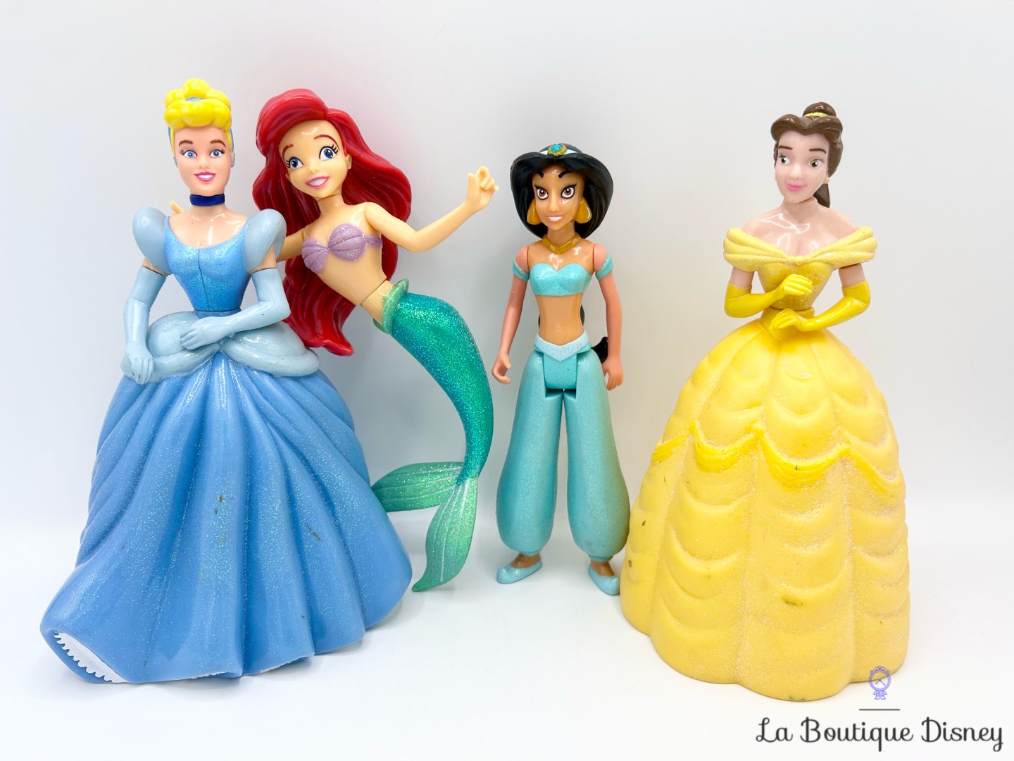figurines-princesses-disney-on-ice-spectacle-paillettes-cendrillon-belle-ariel-jasmine-20-cm (5)