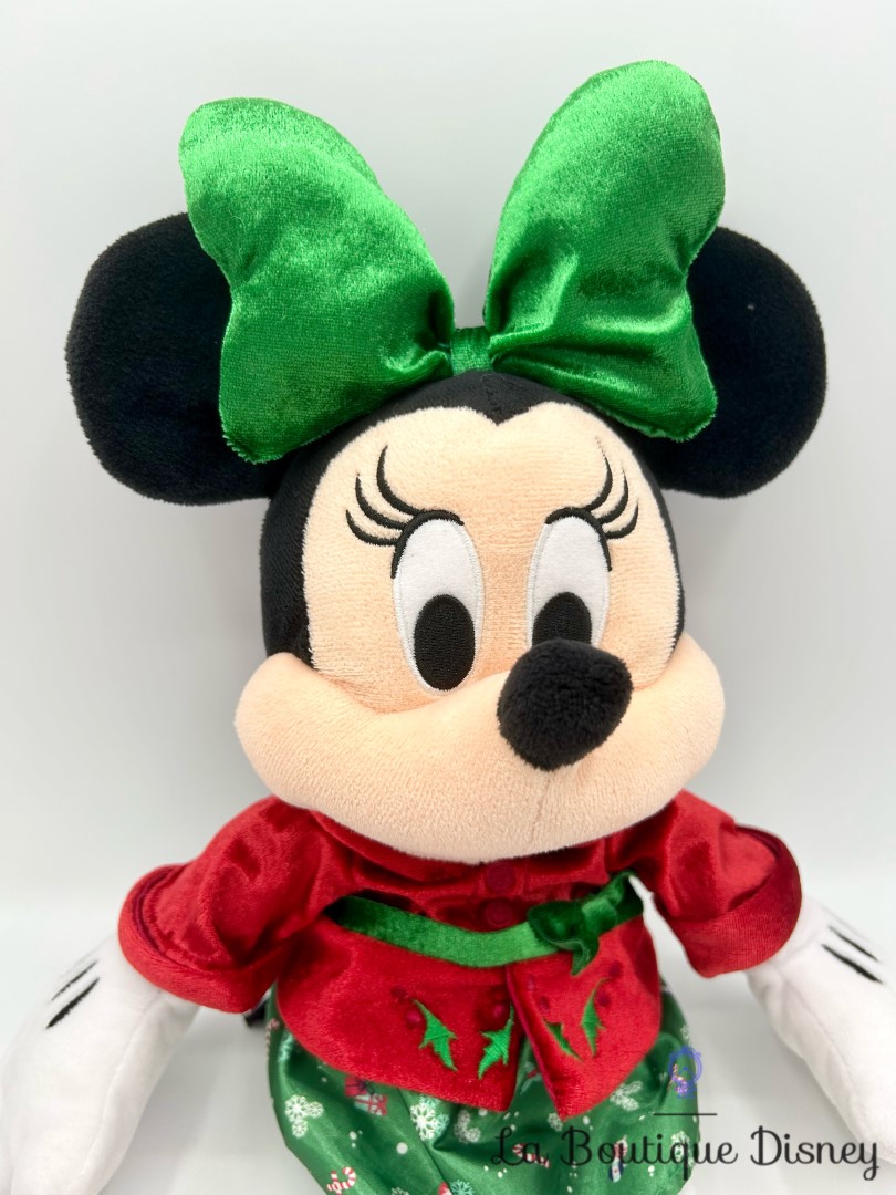 peluche-minnie-mouse-noel-disney-store-2019-rouge-vert (5)