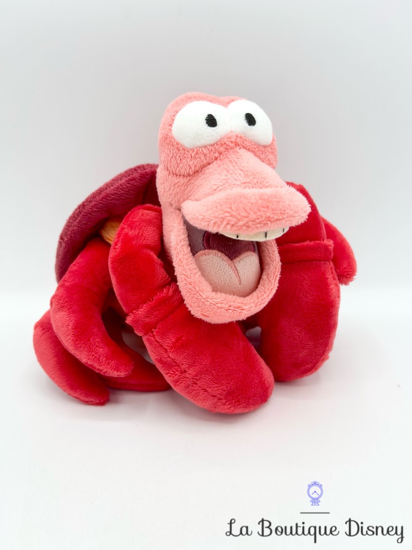 peluche-sebastien-crabe-rouge-la-petite-sirene-disney-store-ecusson (4)