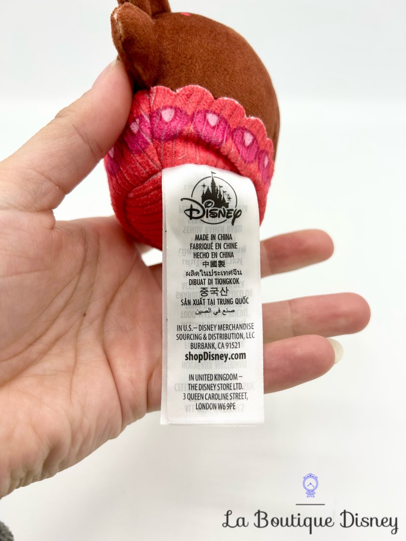 Peluche Munchlings Minnie Mouse Cupcake aux fraises des bois Disney Store 2022 Baked Treats