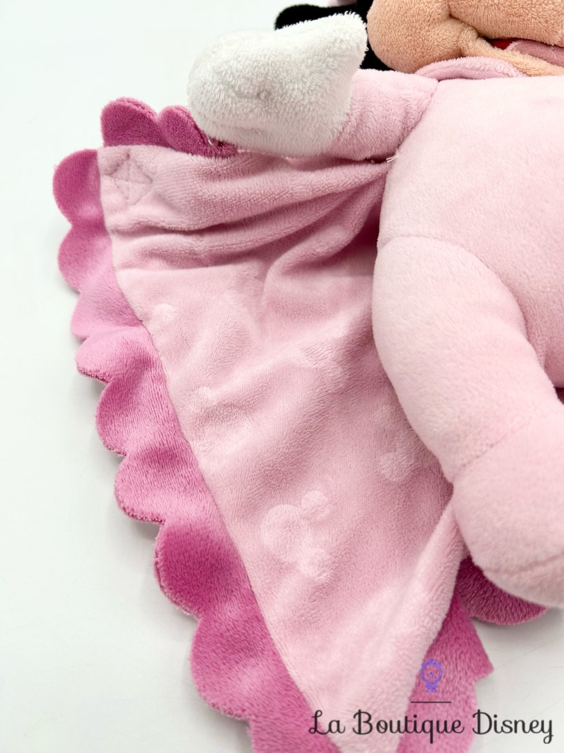 peluche-minnie-mouse-disney-babies-disneyland-couverture-cocon-rose (8)