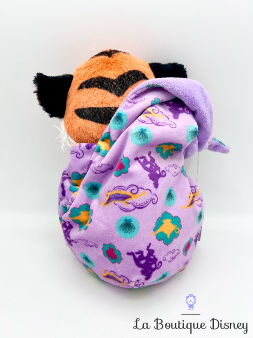 peluche-rajah-tigre-aladdin-disney-parks-cocon-emmailloté-couverture (4)