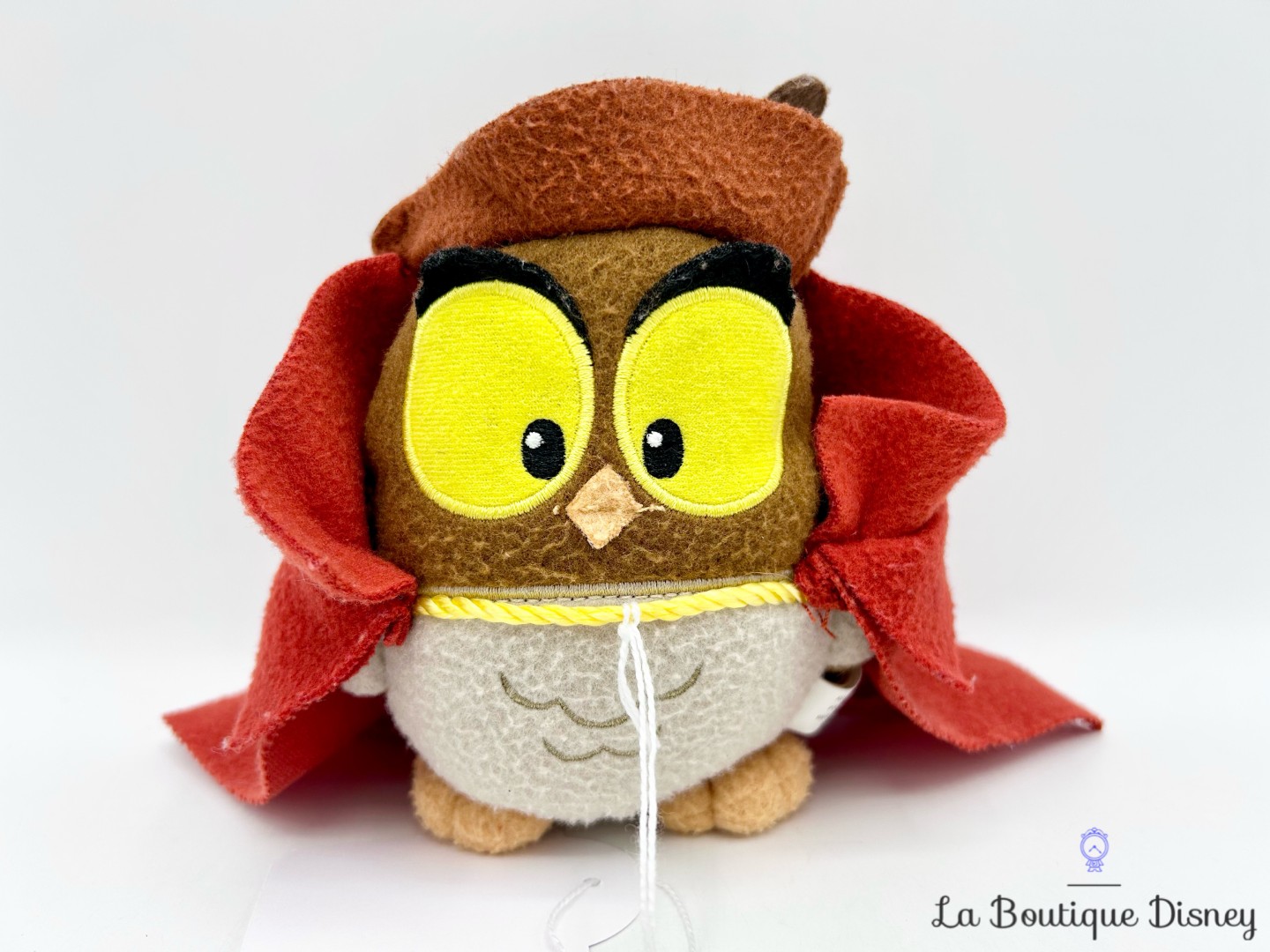peluche-hibou-prince-philippe-disney-la-belle-au-bois-dormant-cape-rouge (5)