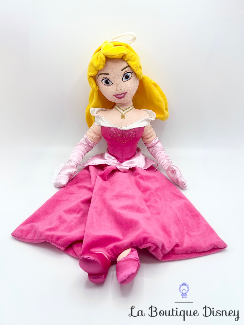 poupée-chiffon-xxl-aurore-range-pyjama-disney-store-écusson-peluche-la-belle-au-bois-dormant-grand-format-taille (4)