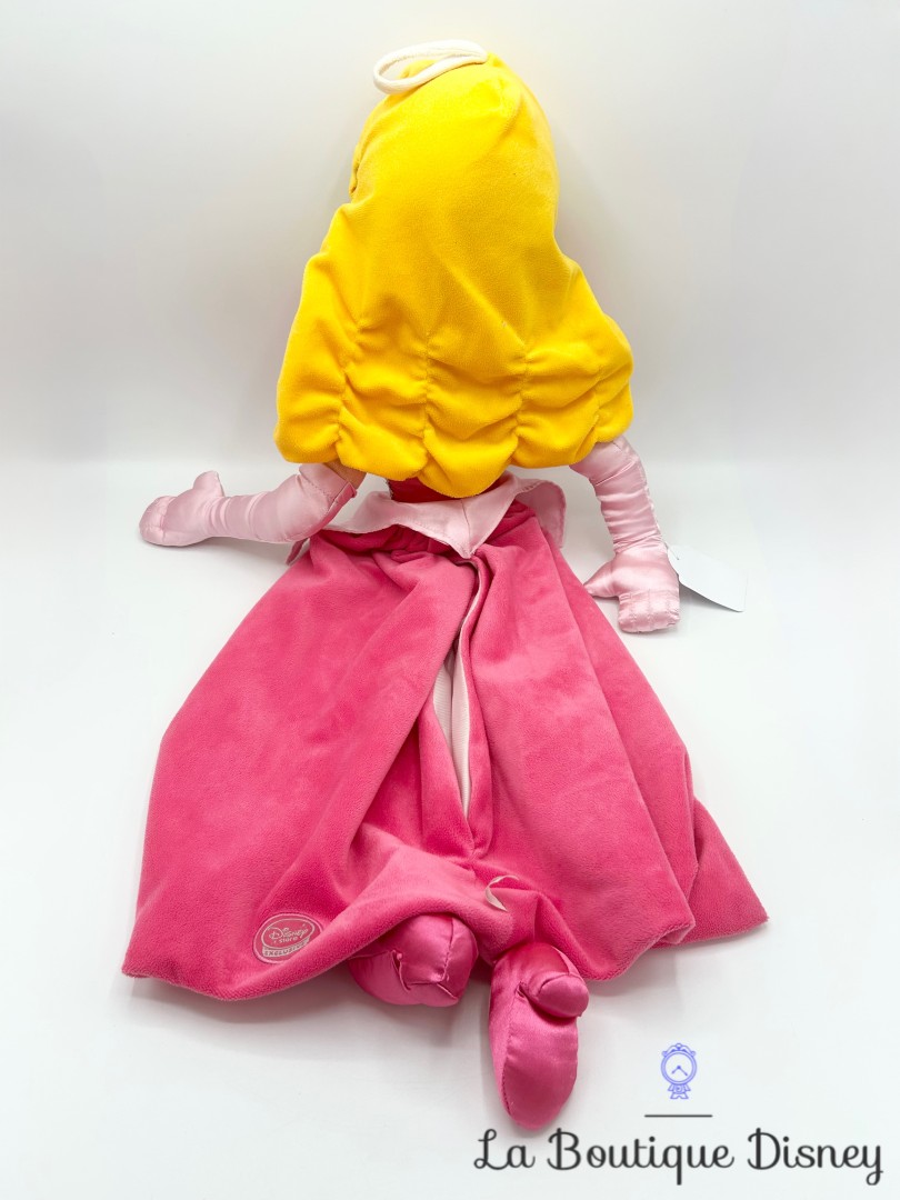 poupée-chiffon-xxl-aurore-range-pyjama-disney-store-écusson-peluche-la-belle-au-bois-dormant-grand-format-taille (10)