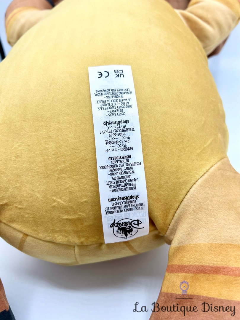 peluche-valentino-cuddleez-disney-store-wish-chevre-dort-couché-oreiller (10)