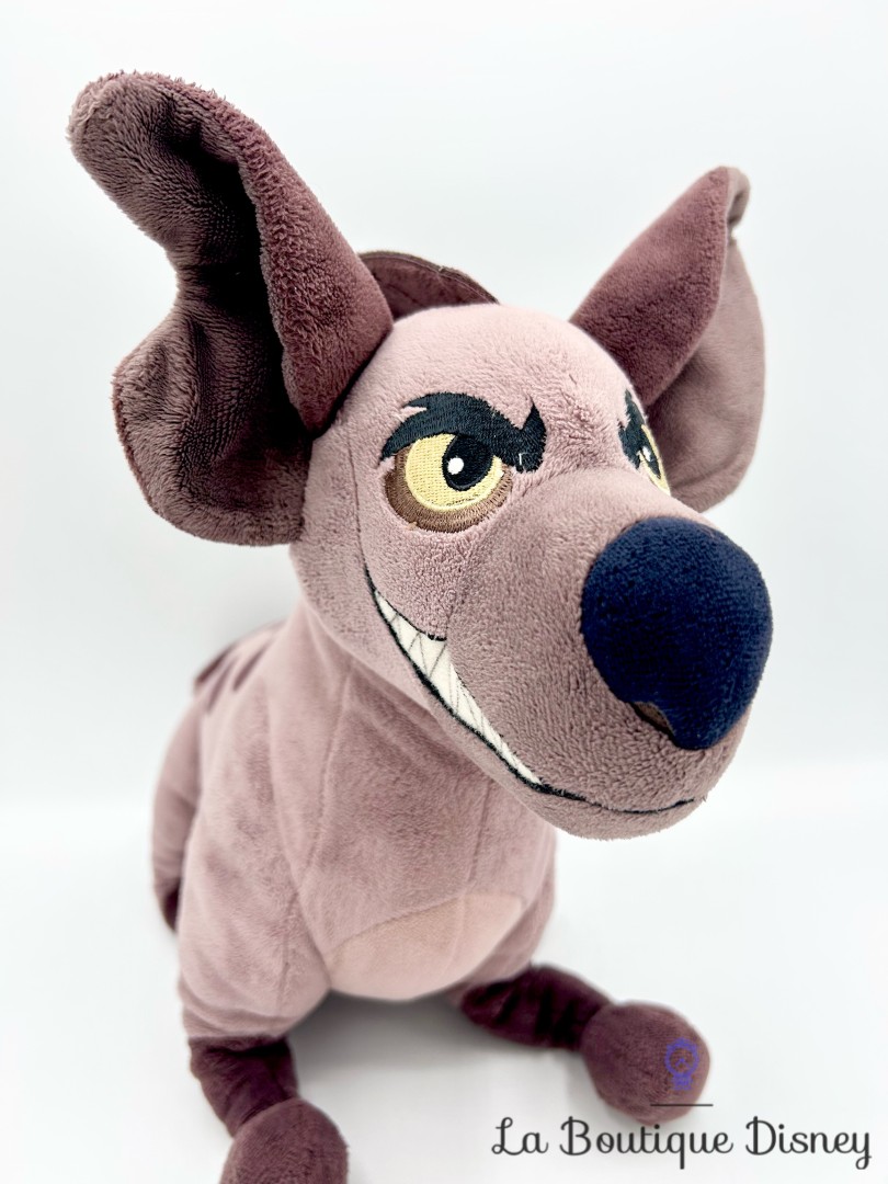 peluche-janja-hyène-la-garde-du-roi-lion-disney-store-écusson-le-roi-lion (1)