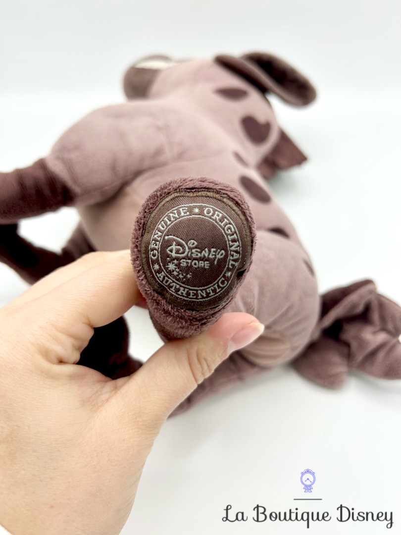 peluche-janja-hyène-la-garde-du-roi-lion-disney-store-écusson-le-roi-lion (4)