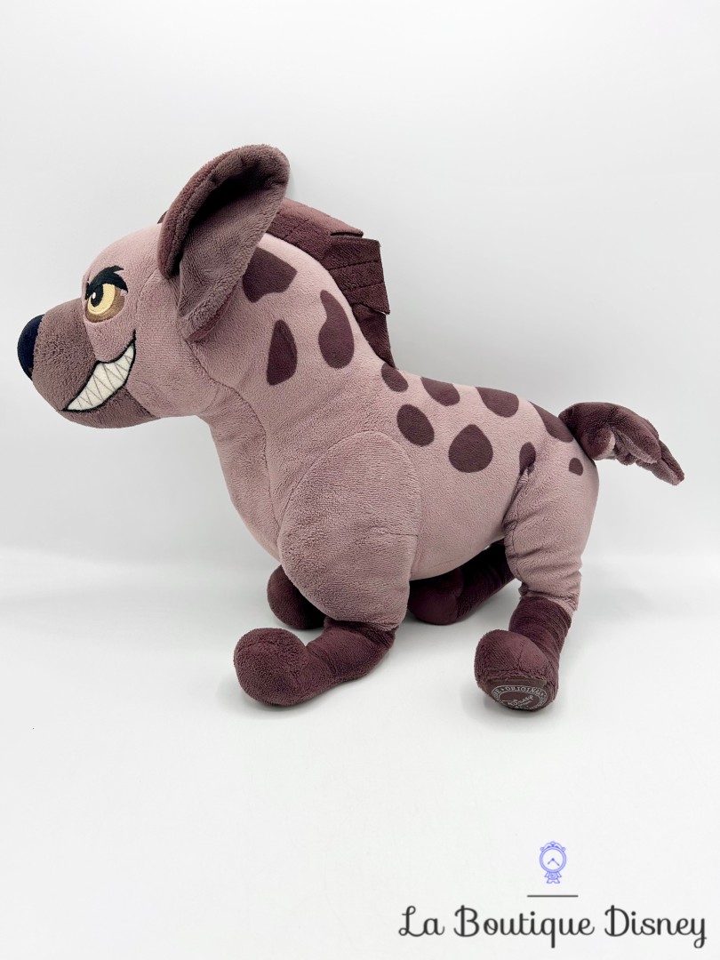 peluche-janja-hyène-la-garde-du-roi-lion-disney-store-écusson-le-roi-lion (7)