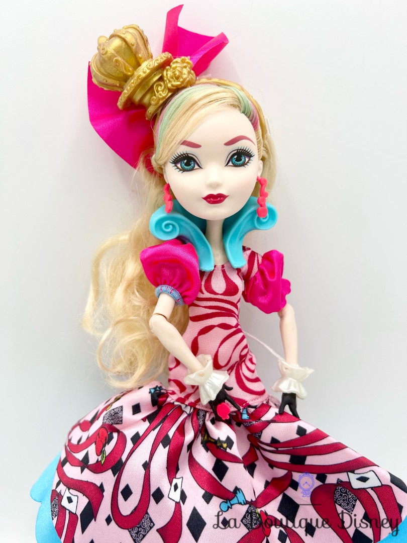 Poupée Ever After High Apple White Way too Wonderland cartes rose 28 cm