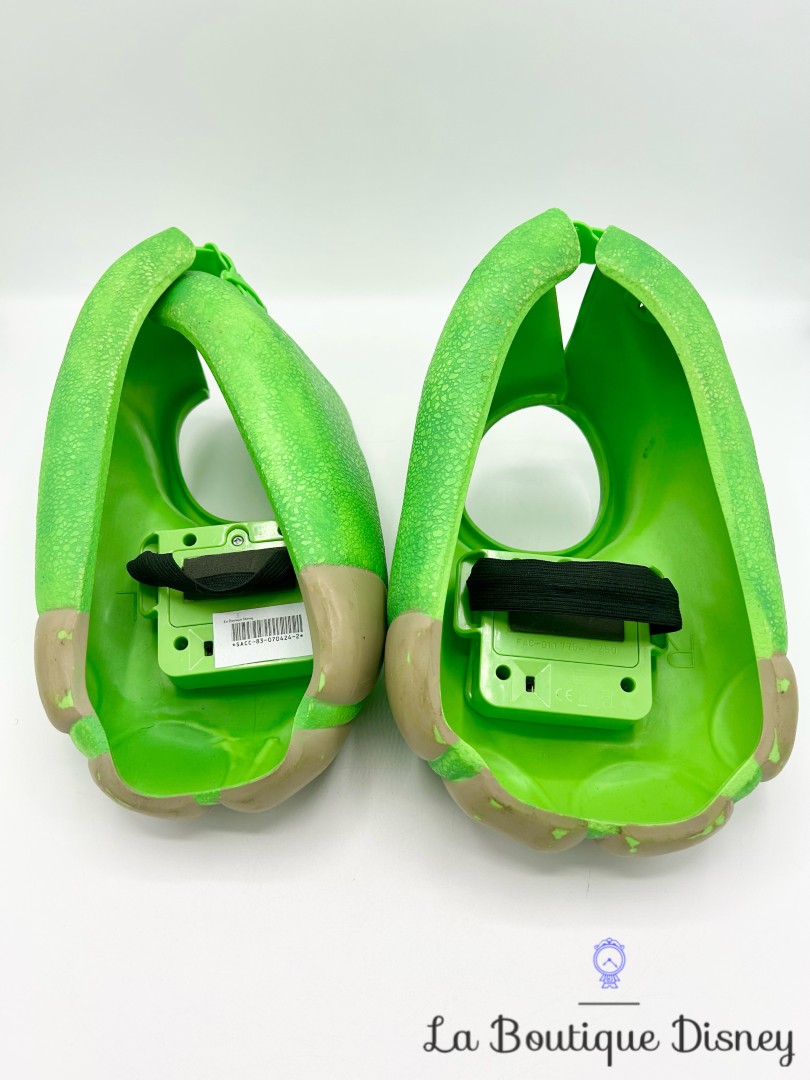 Jouet Dino Feet pieds Arlo Disney Store 2015 chaussures dinosaure vert sonores