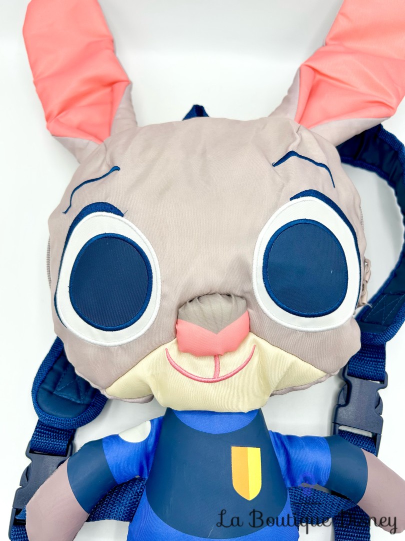 sac-a-dos-judy-hopps-zootopie-disney-store-lapinh-policier (6)