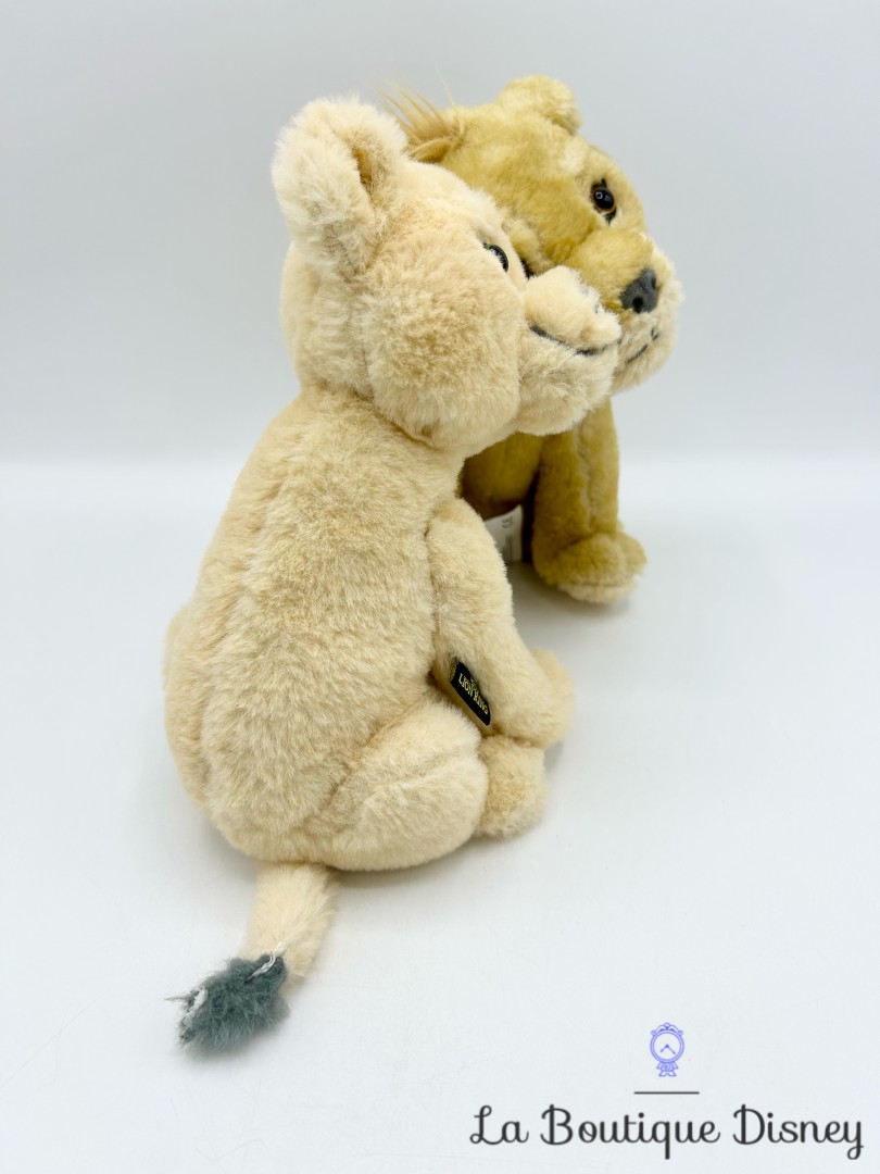 pelcuhes-simba-nala-couple-the-lion-king-live-action-disney-bisous-aimant (4)