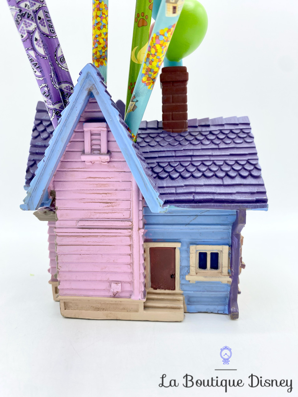 pot-crayons-maison-la-haut-ballons-disney-store-résine-4
