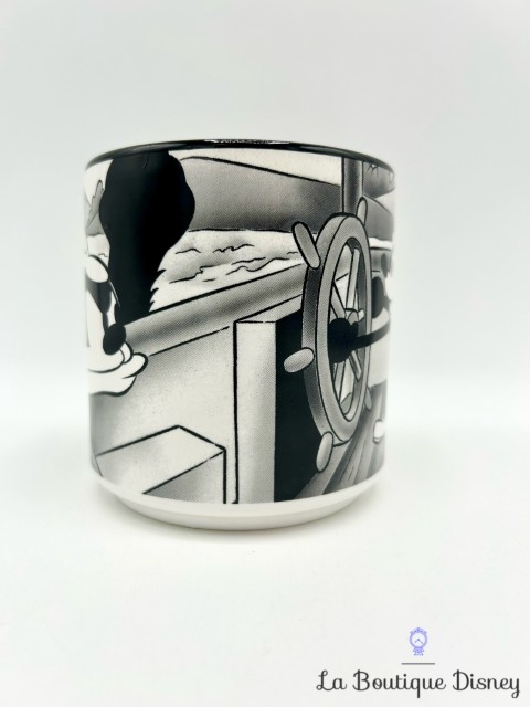 tasse-scene-mickey-steamboat-willie-disney-england-mug-scene-film-bateau-noir-blanc (3)