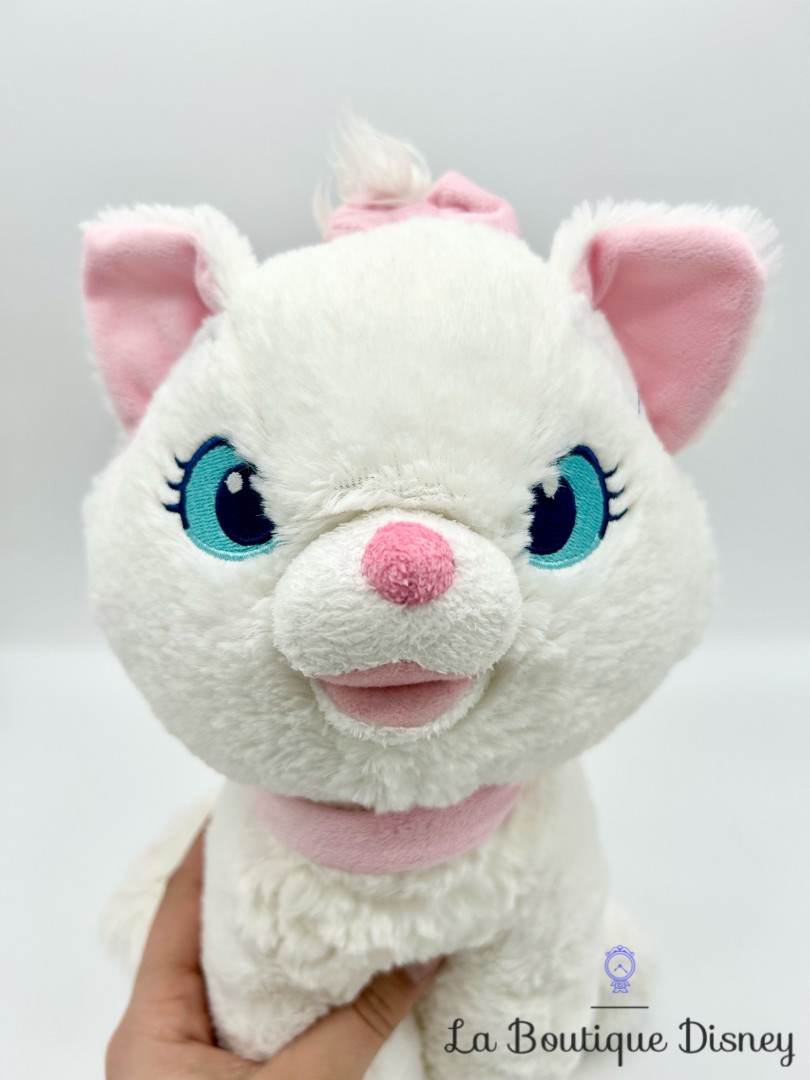 peluche-marie-les-aristochats-disney-store-écusson-chat-blanc (7)