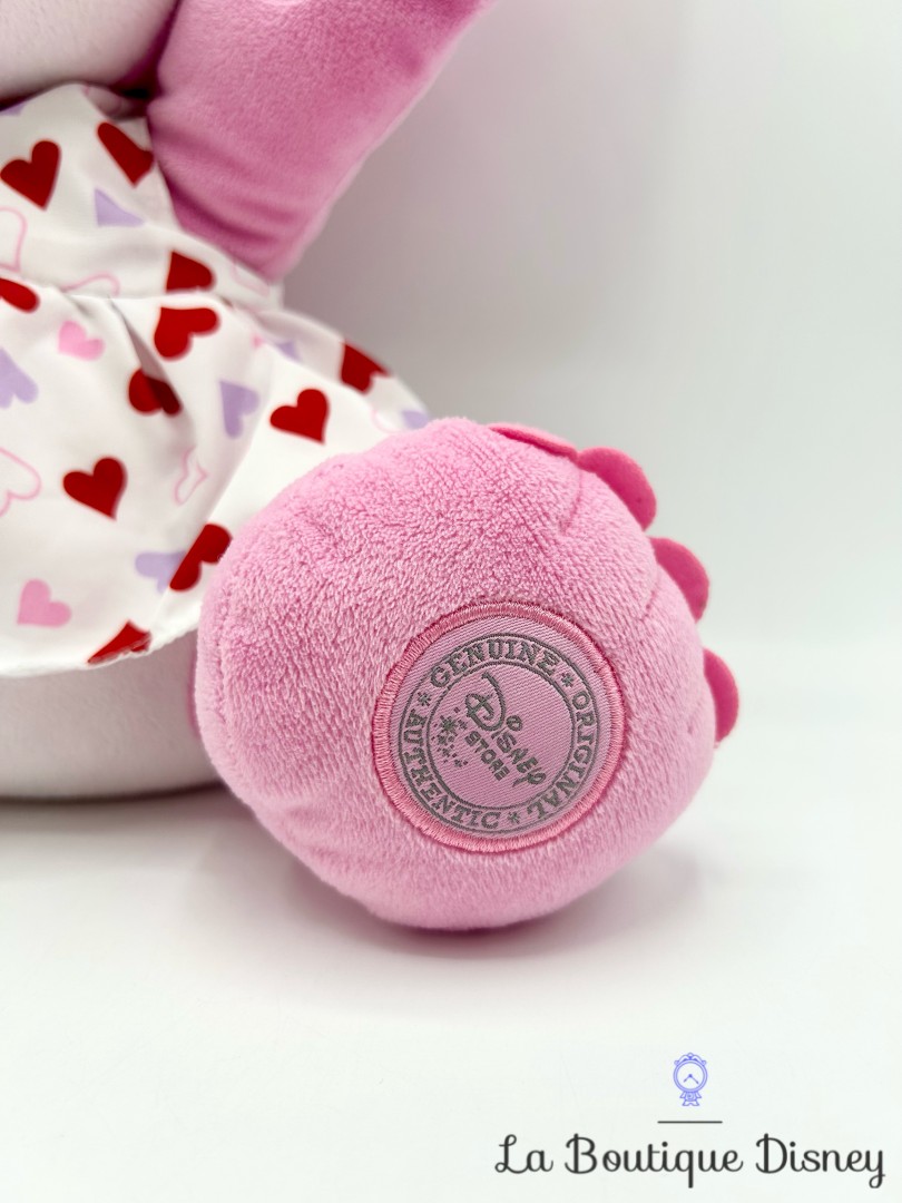 peluche-angel-saint-valentin-disney-store-écusson-coeur-stitch-rose (7)