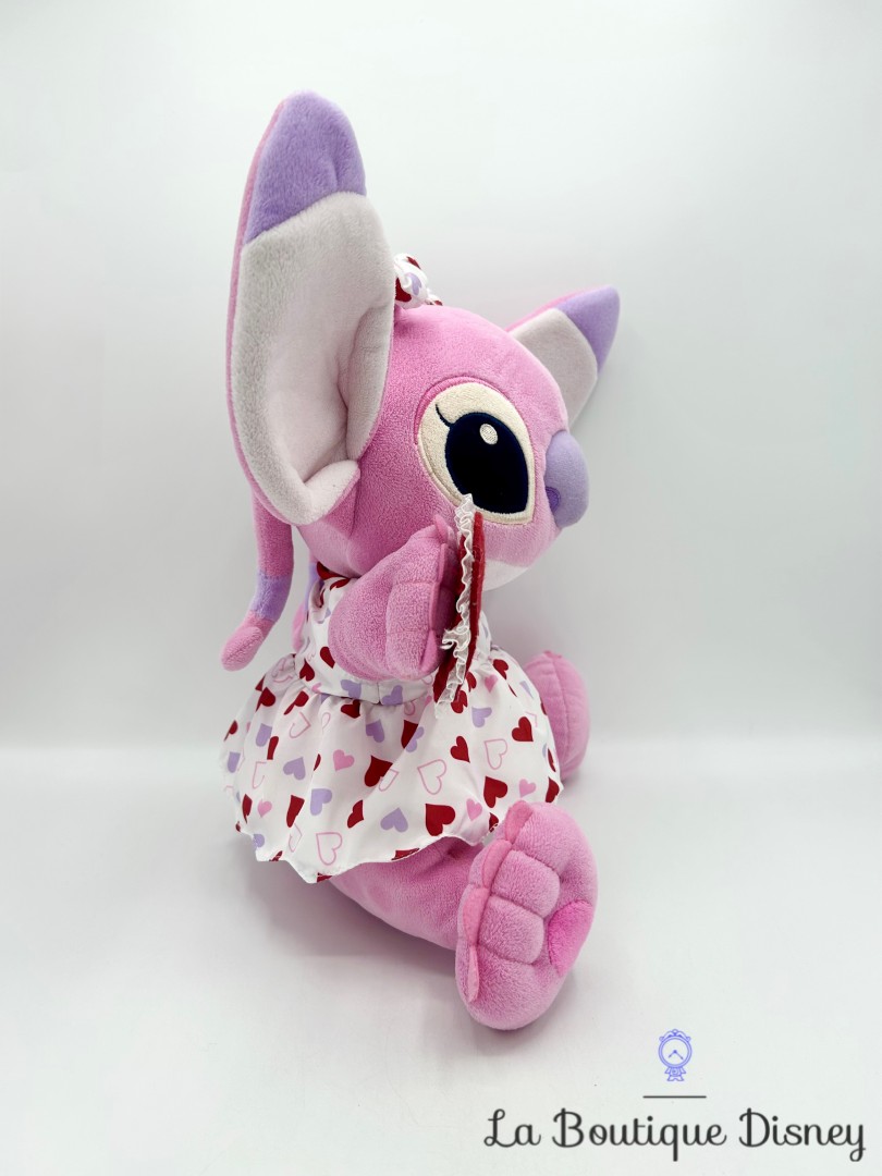 peluche-angel-saint-valentin-disney-store-écusson-coeur-stitch-rose (6)