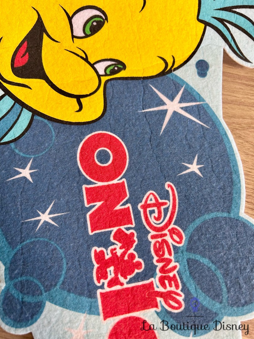 fanion-polochon-la-petite-sirene-disney-on-ice-vintage-drapeau (2)