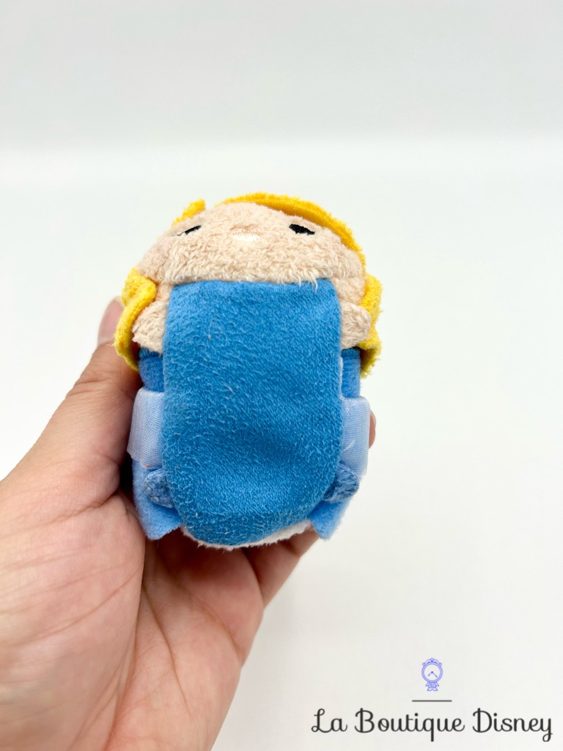 peluche-tsum-tsum-aurore-la-belle-au-bois-dormant-disney-robe-bleue (2)