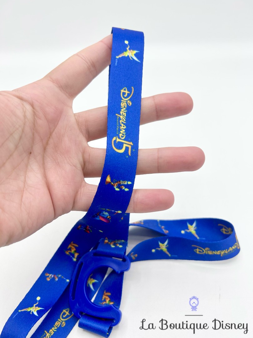 laniere-bouteille-eau-15-ème-anniversaire-disneyland-15-ans-disney-bleu (1)