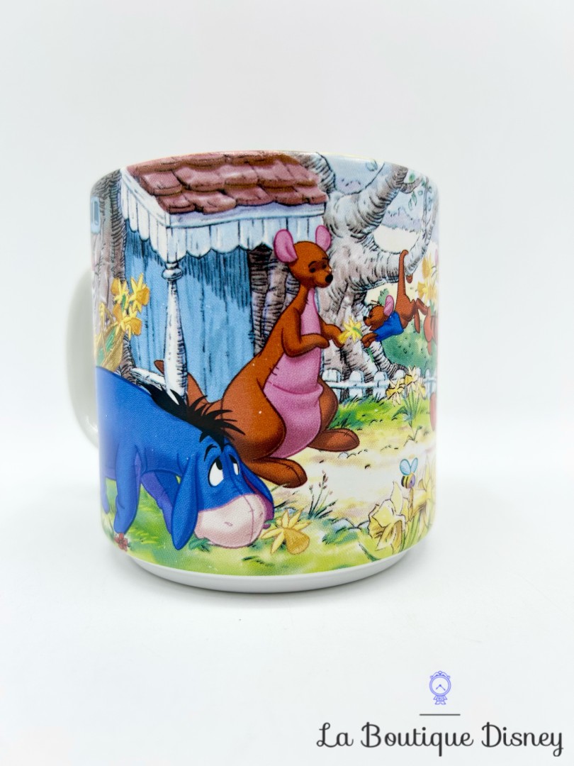 tasse-scène-winnie-ourson-jardin-disney-store-classics-2007-mug-scene-films-fleurs (2)