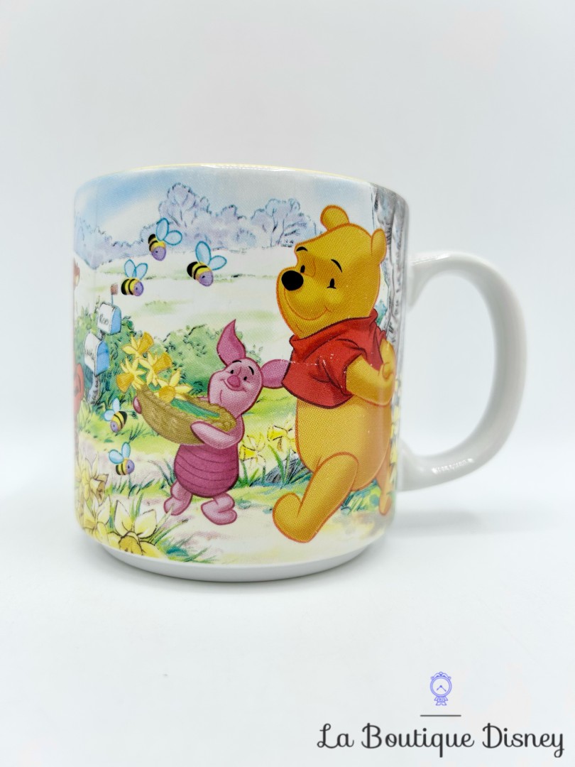 tasse-scène-winnie-ourson-jardin-disney-store-classics-2007-mug-scene-films-fleurs (4)