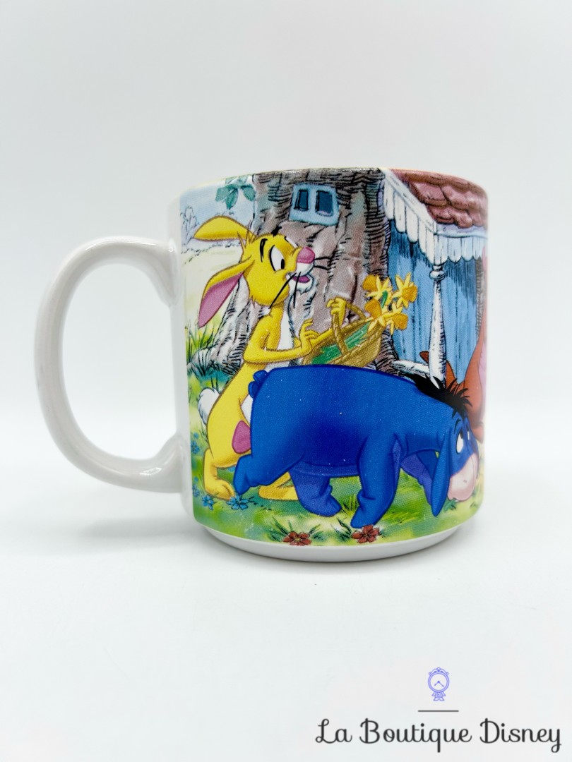 tasse-scène-winnie-ourson-jardin-disney-store-classics-2007-mug-scene-films-fleurs (1)