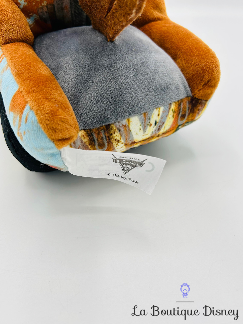 peluche-martin-cars-disney-nicotoy-dépanneuse-marron-7