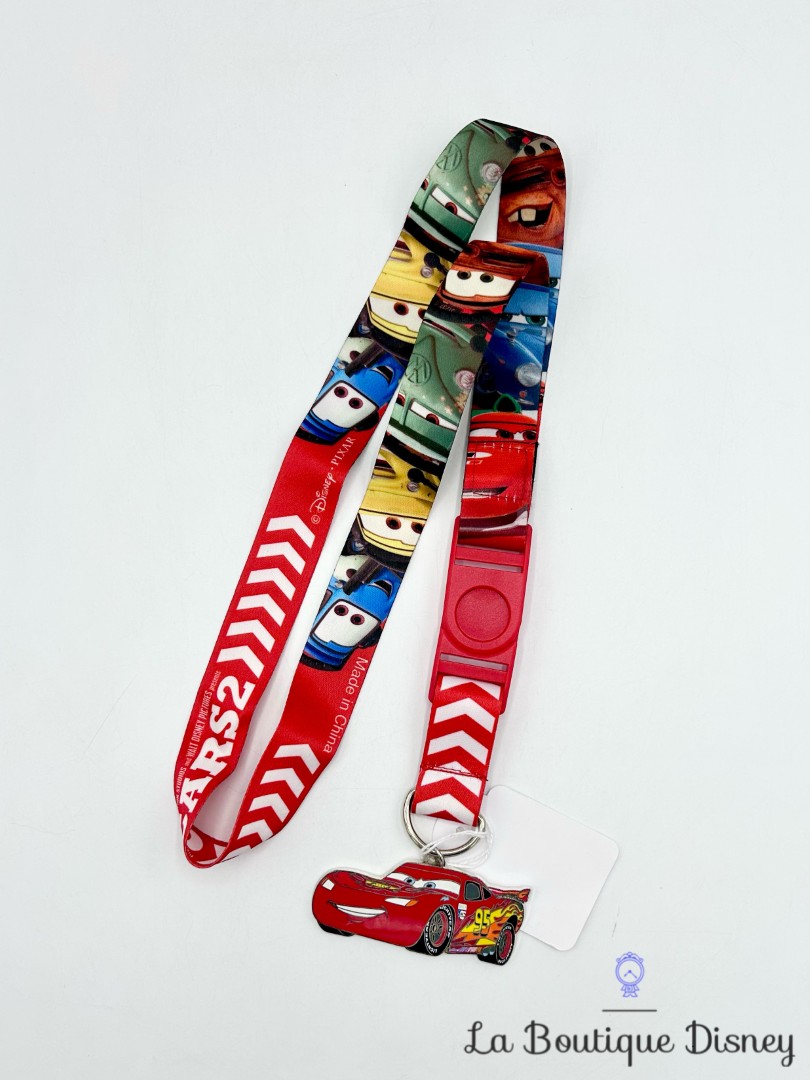 laniere-pins-cars-2-disney-cordon-tour-de-cou-rouge-voitures (3)