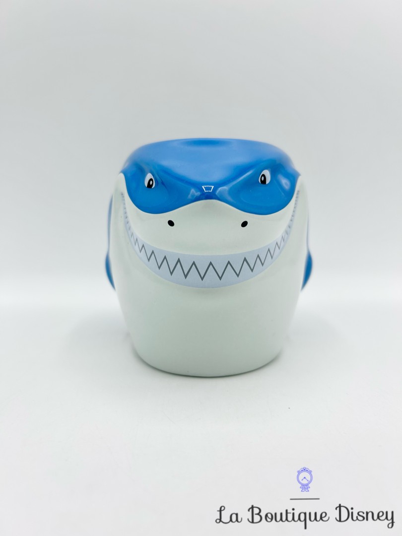 tasse-bruce-requin-le-monde-de-némo-disney-store-mug-bleu-relief-3D (2)