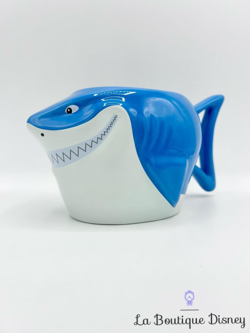 tasse-bruce-requin-le-monde-de-némo-disney-store-mug-bleu-relief-3D (6)