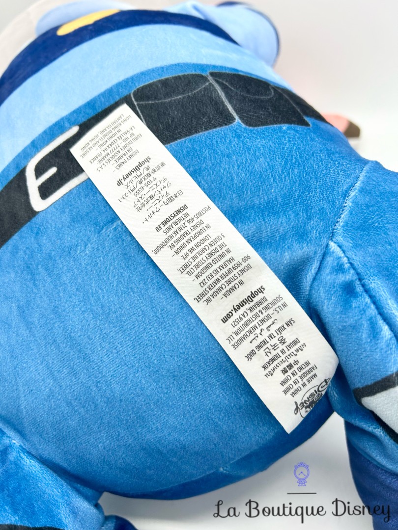 peluche-judy-hopps-cuddleez-disney-store-lapin-policier-zootopie-dort-couché (6)