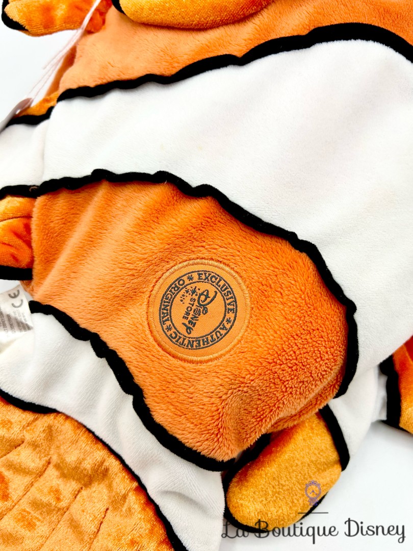 peluche-range-pyjama-némo-disney-store-écusson-poisson-orange-xxl (6)
