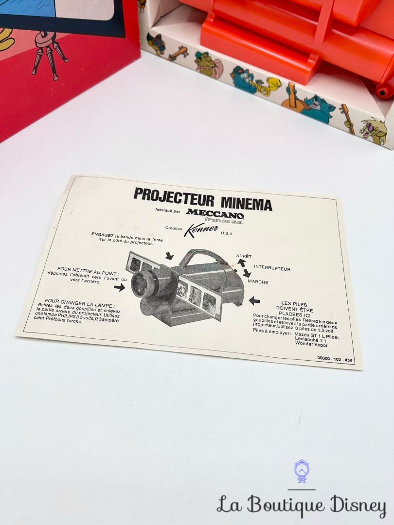 coffret-les-aristochats-minema-disney-meccano-projecteur-vues-fixe-vintage-rouge (3)