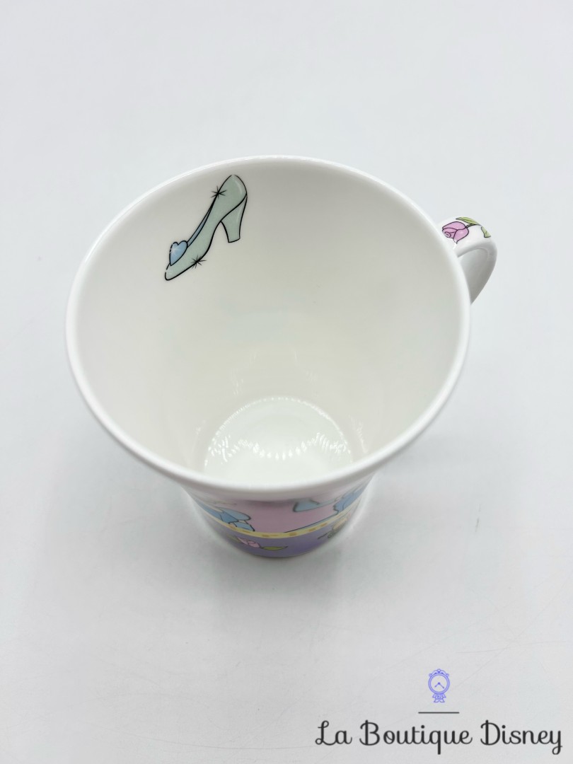 tasse-cendrillon-now-i-am-a-princess-disney-store-exclusive-mug (1)