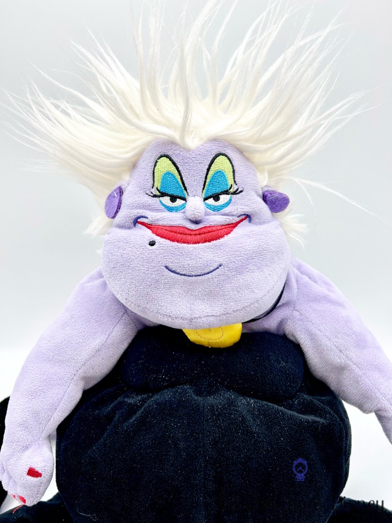 peluche-ursula-disneyland-disney-la-petite-sirène-méchante-violet-noir (6)