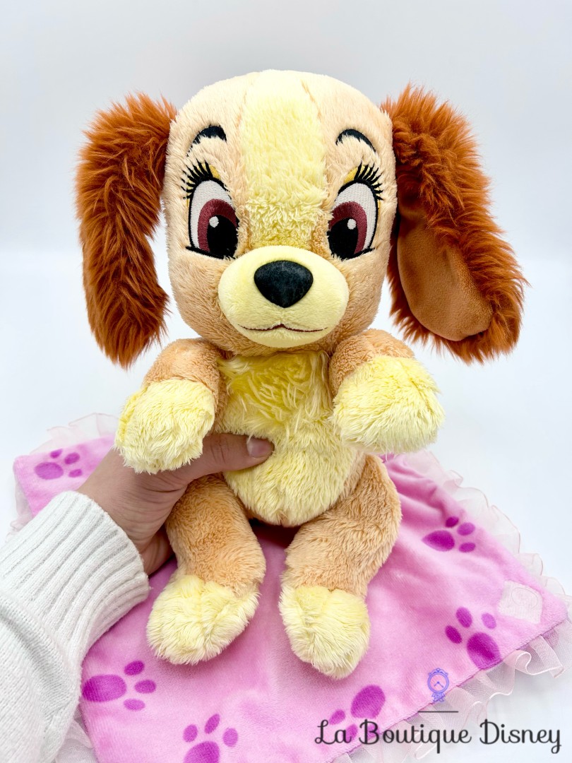 peluche-lady-couverture-la-belle-et-le-clochard-disneyland-disney-couffin-rose (1)