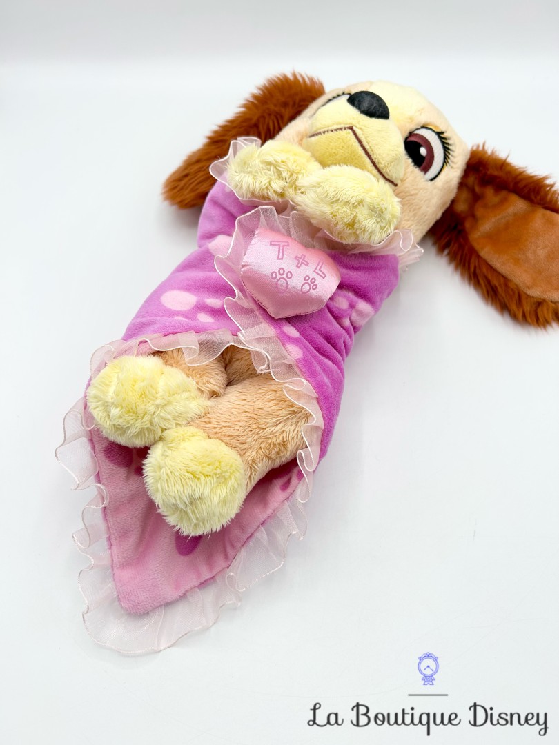 peluche-lady-couverture-la-belle-et-le-clochard-disneyland-disney-couffin-rose (5)