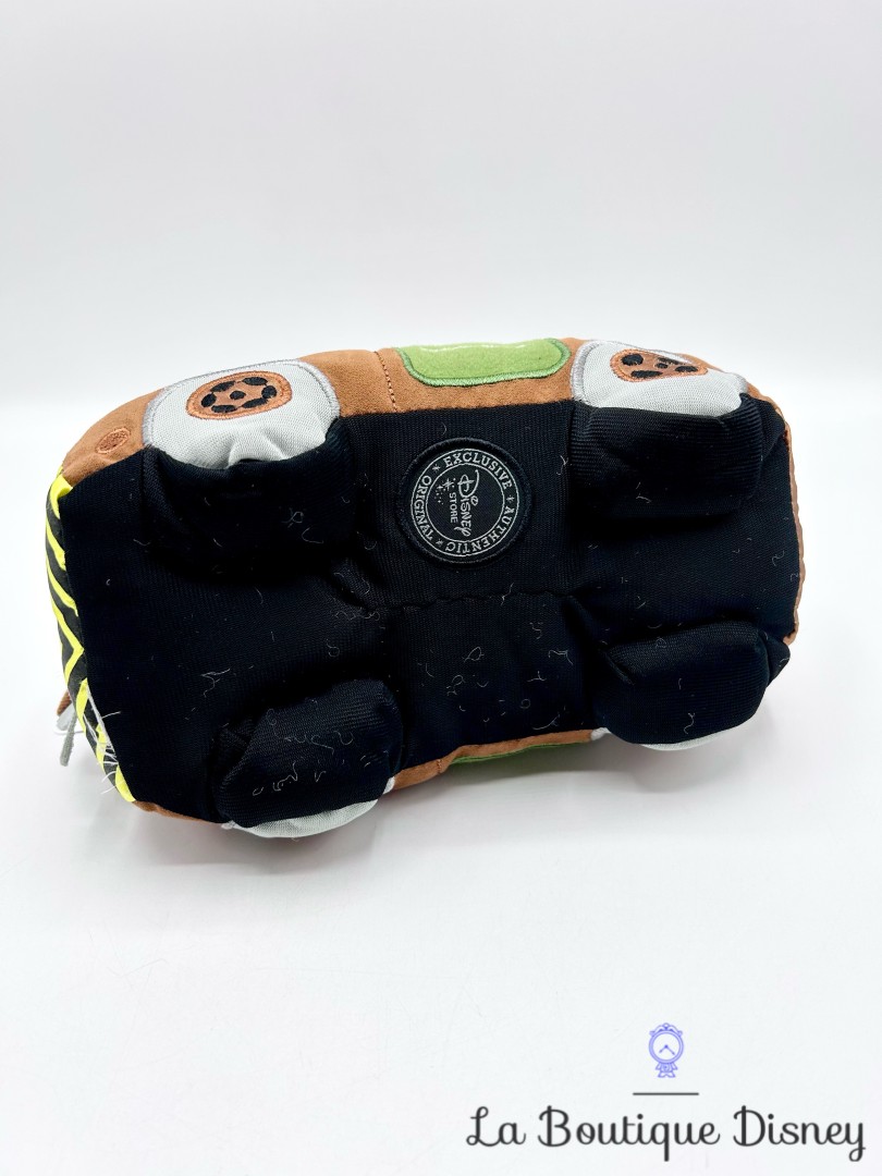 peluche-martin-cars-disney-store-ecusson-voiture-depanneuse-marron (4)