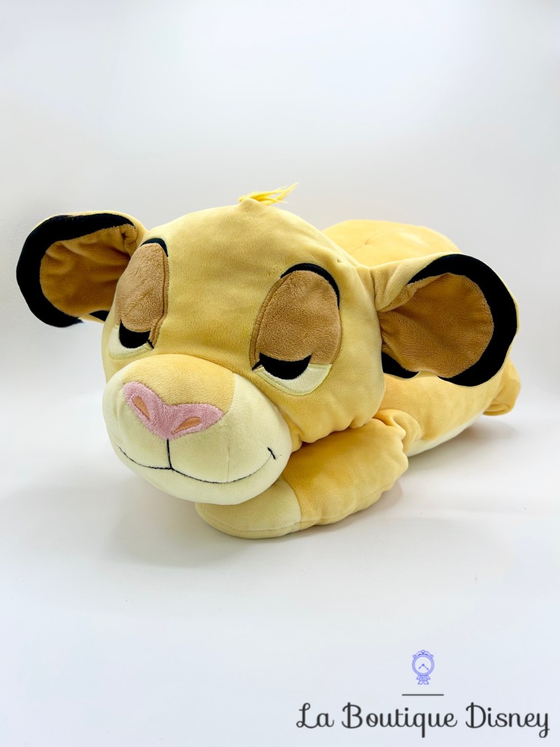peluche-simba-cuddleez-disney-store-le-roi-lion-oreiller-dort-couché (4)