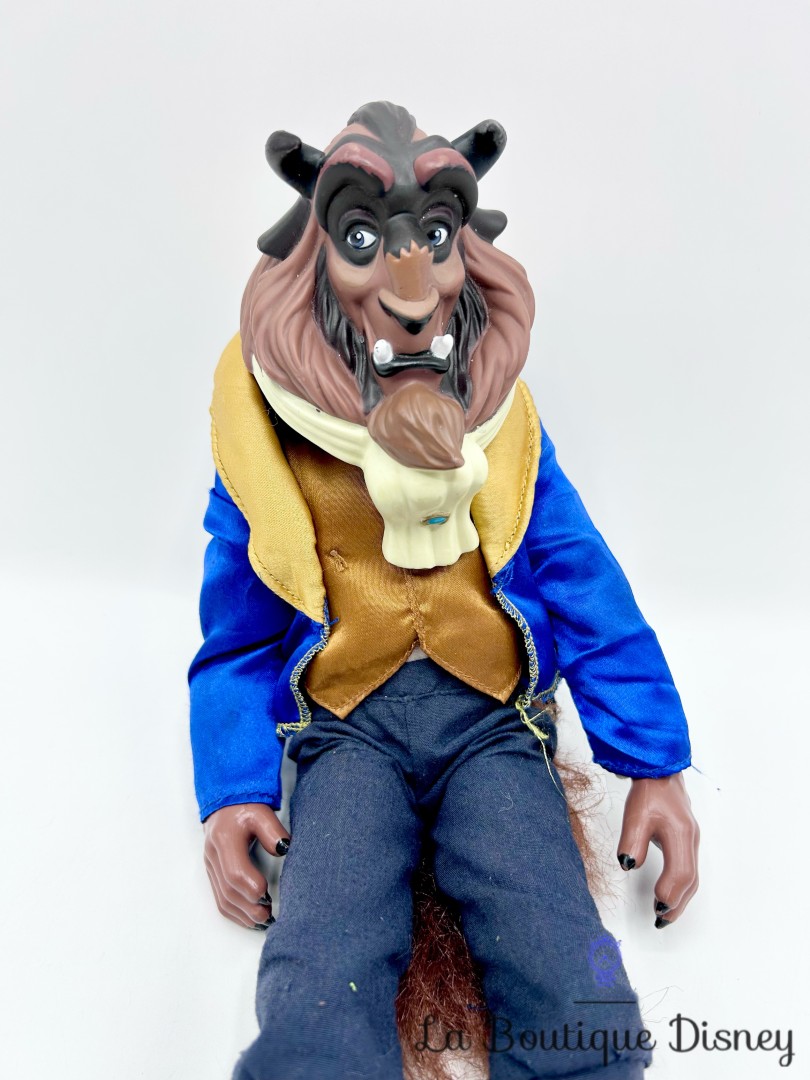 Poupée-La-Bête-Disney-Store-2016-La-Belle-et-la-Bête-mannequin-prince-35-cm (1)