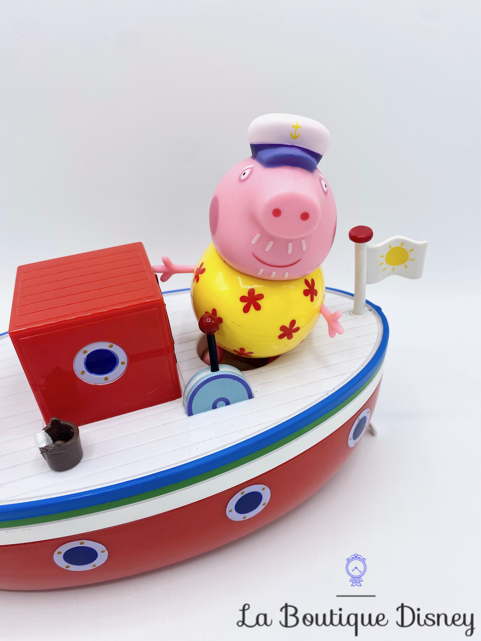 Jouet Bateau de Peppa Pig Le bateau de Papy Pig - Jouets/Jouets Peppa Pig  et autres licences - La Boutique Disney