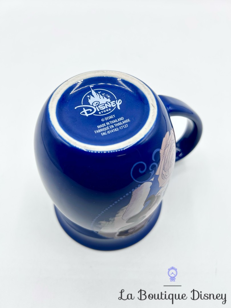 Tasse-Belle-Sometimes-the-Best-Tea-Cup-is-chipped-Disney-Store-2017-mug-bleu-La-Belle-et-la-Bête (1)