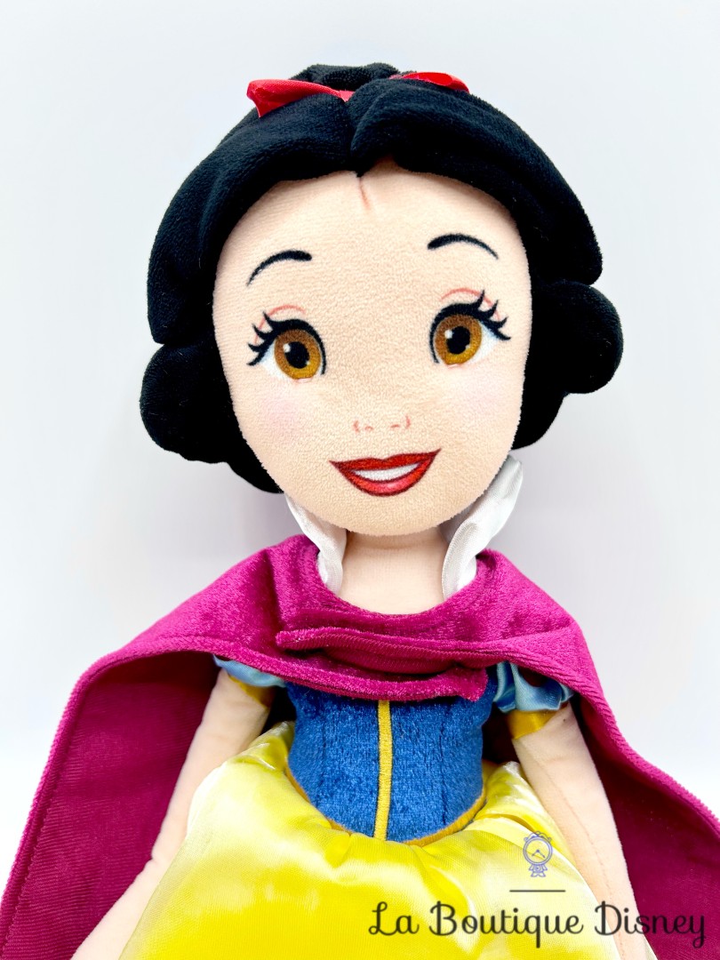 Poupée-chiffon-Blanche-Neige-Disney-Store-2017-peluche-princesse-manteau-cape-rouge-48-cm (2)