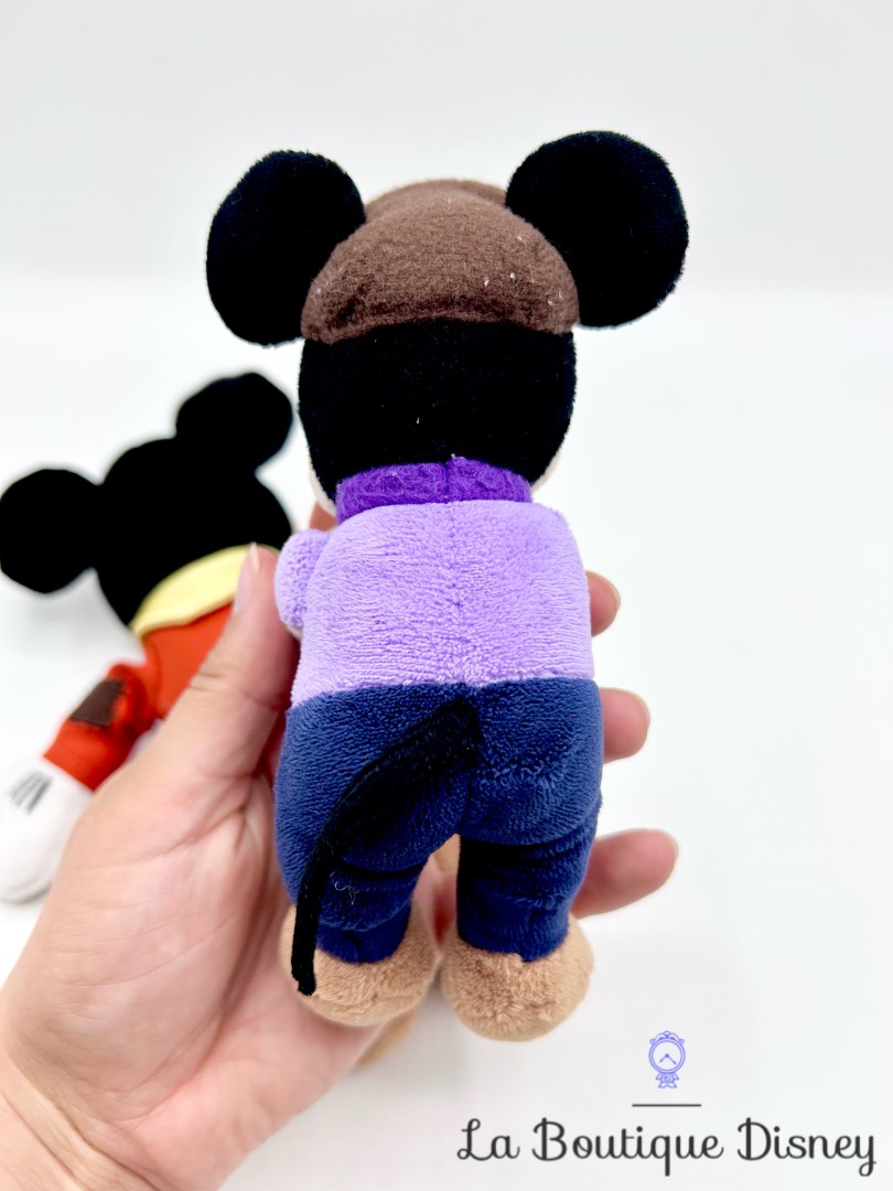 Peluche-Bob-Cratchit-Tiny-Tim-Mickeys-Christmas-Carol-Disney-Parks-2016-Holiday-Exclusive-Set-Le-Noël-de-Mickey (1)