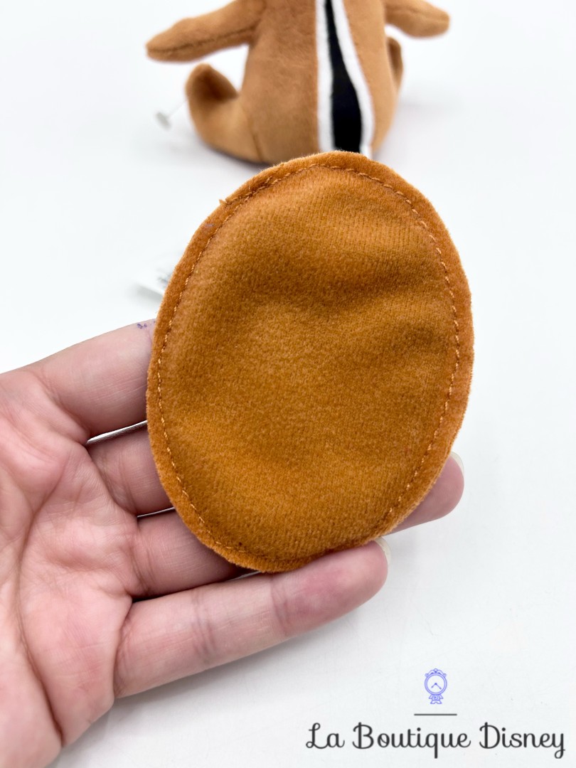Peluche-épaule-Tac-Disney-Parks-Disneyland-Tic-et-Tac-écureuil-marron-peluche-aimantée-12-cm (4)
