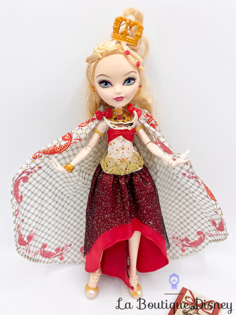 poupée-ever-after-high-apple-white-le-jour-de-héritage-blond-rouge-4