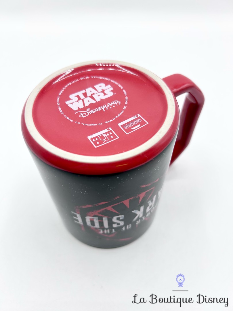 Tasse-kylo-Ren-Power-of-the-Dark-Side-Star-Wars-Disneyland-2019-mug-Disney-rouge-noir (4)
